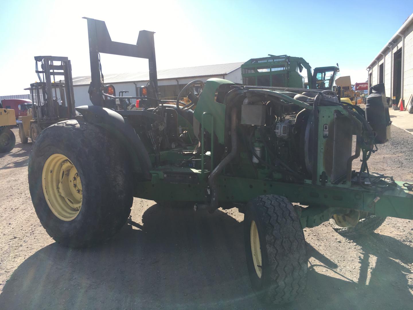 ./imagenes/INVOICE/2019/15372/TRACTOR JOHN DEERE_6520D (16) - copia.JPG